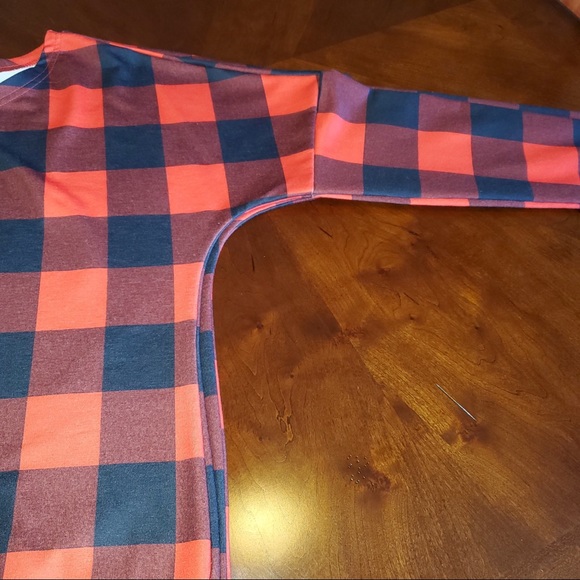 EUC- Plaid, off the shoulder, long sleeve shirt. - Picture 3 of 7